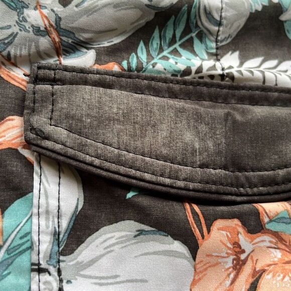 O’Neill Tropical Floral Boardshorts Mens M 32/9 - Picture 7 of 9